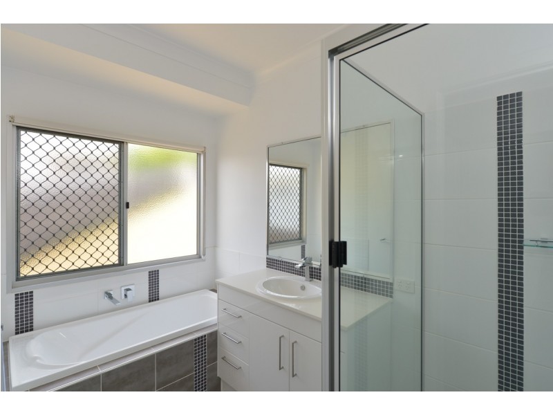 10 Franklin Court, New Auckland QLD 4680