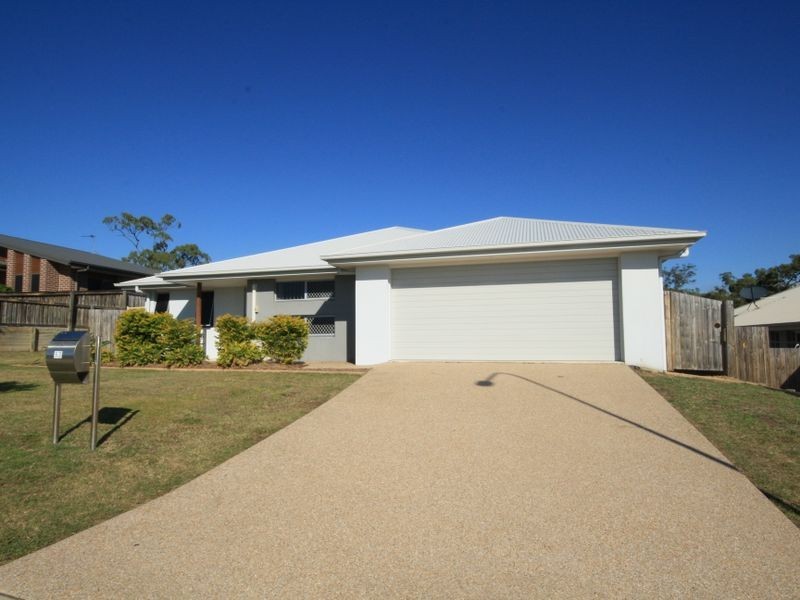 52 Broadwater Place, New Auckland QLD 4680
