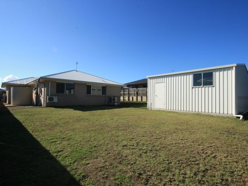 52 Broadwater Place, New Auckland QLD 4680