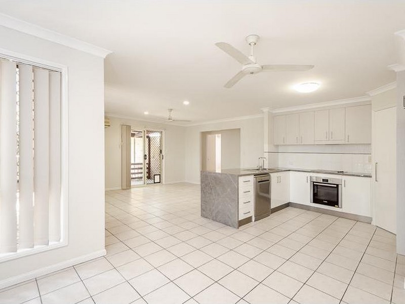 5 Kenneth Court, New Auckland QLD 4680
