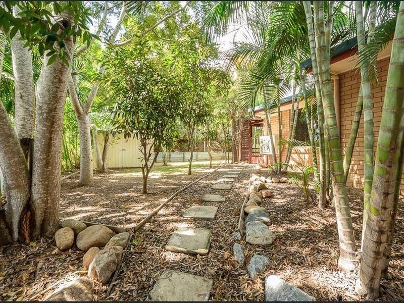 5 Kenneth Court, New Auckland QLD 4680