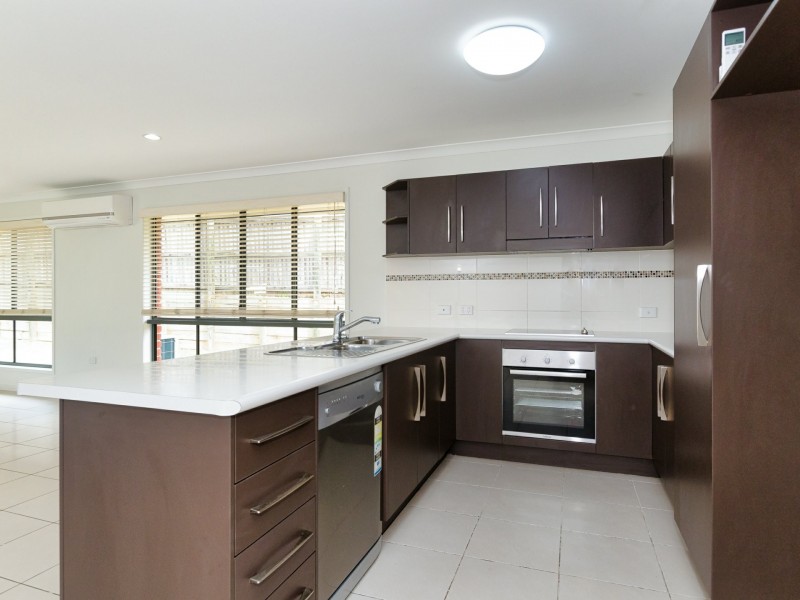 15 Briffney Street, Kirkwood QLD 4680