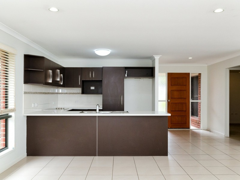 15 Briffney Street, Kirkwood QLD 4680