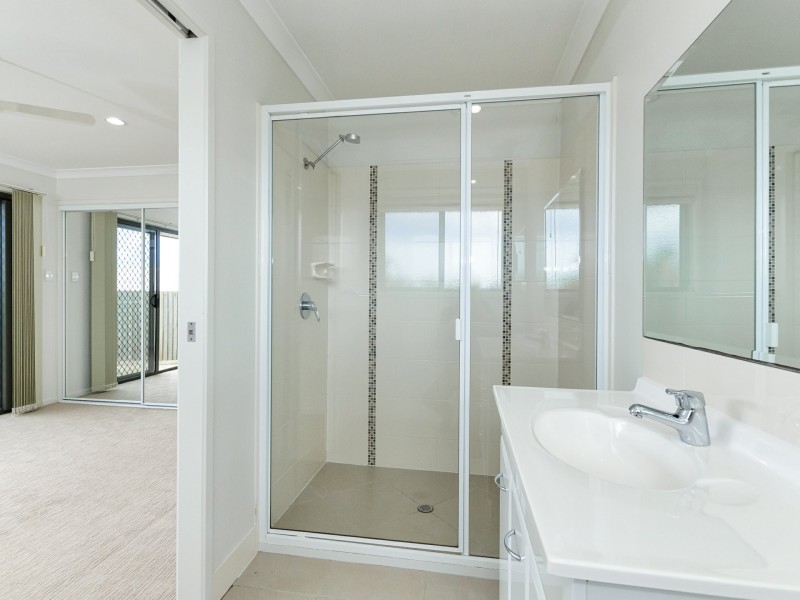 15 Briffney Street, Kirkwood QLD 4680