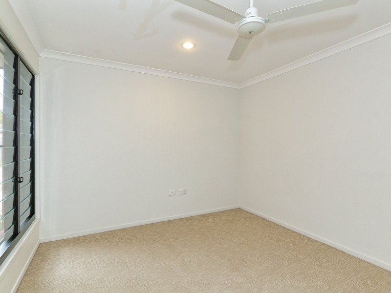 15 Briffney Street, Kirkwood QLD 4680