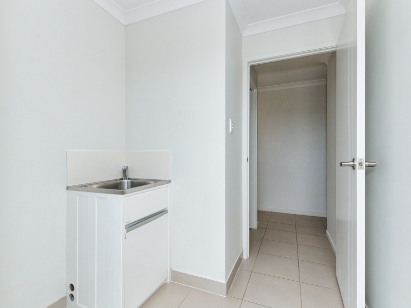 15 Briffney Street, Kirkwood QLD 4680