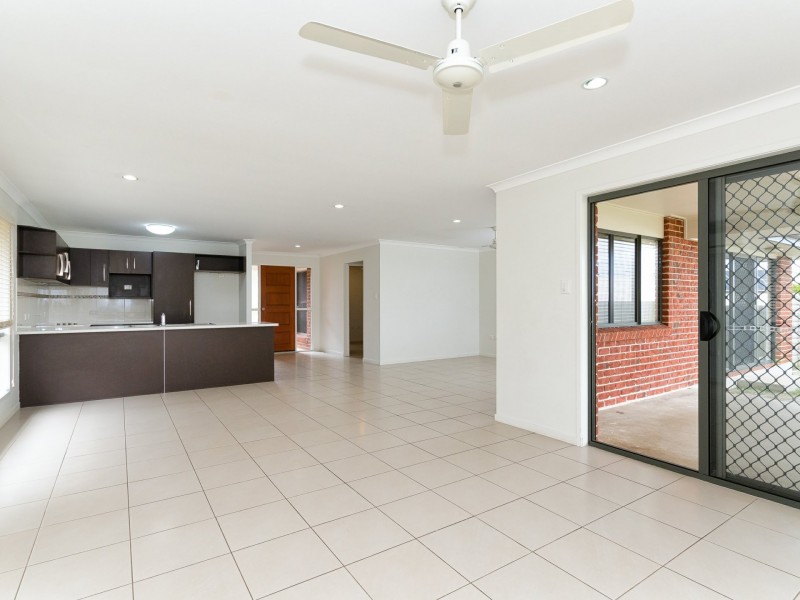 15 Briffney Street, Kirkwood QLD 4680