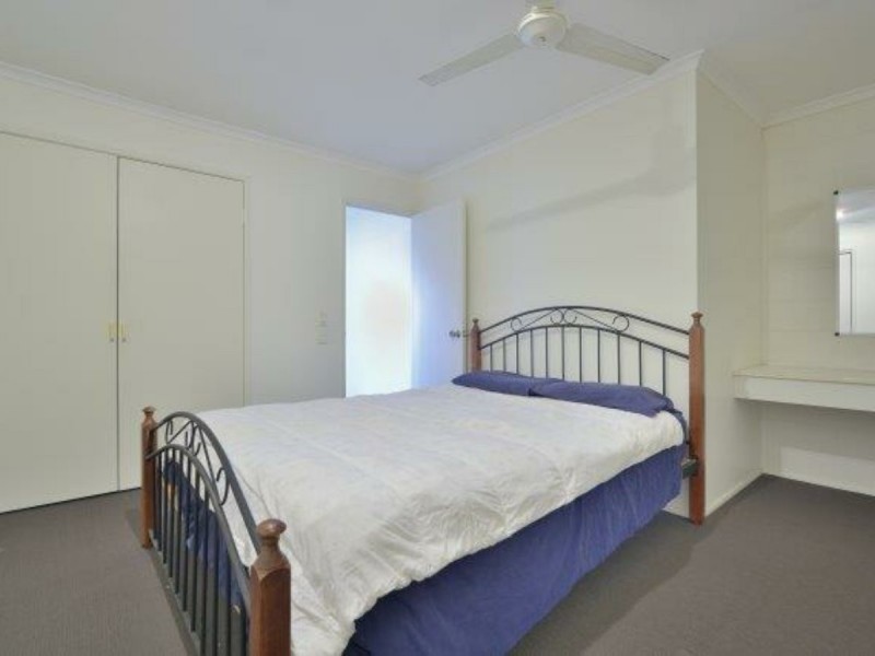 Unit 1/218 Auckland Street, South Gladstone QLD 4680