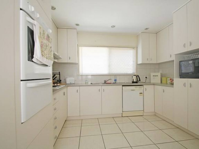 13 Far Street, West Gladstone QLD 4680
