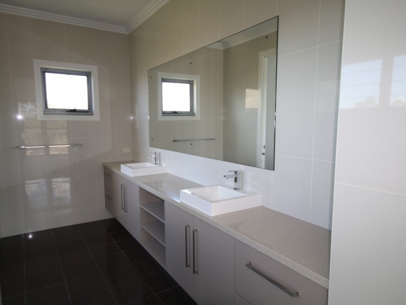 36 Dolphin Terrace, South Gladstone QLD 4680