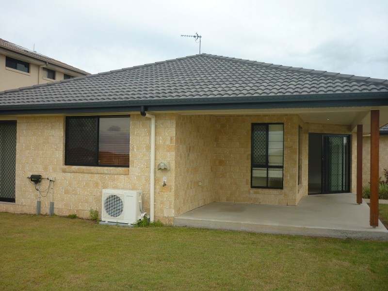 13 Leslie Street, Clinton QLD 4680