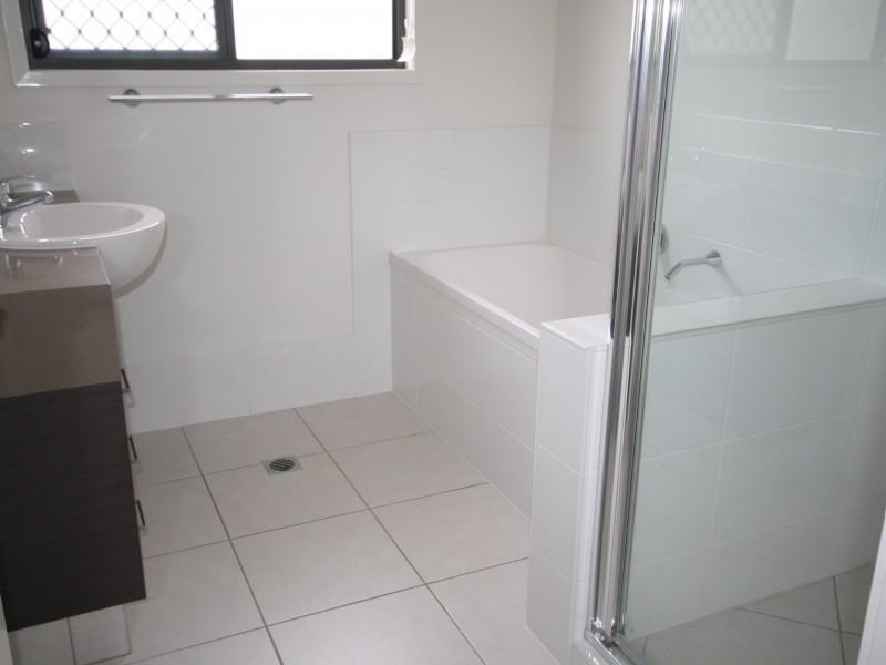 1/54 Fitzroy Avenue, Clinton QLD 4680