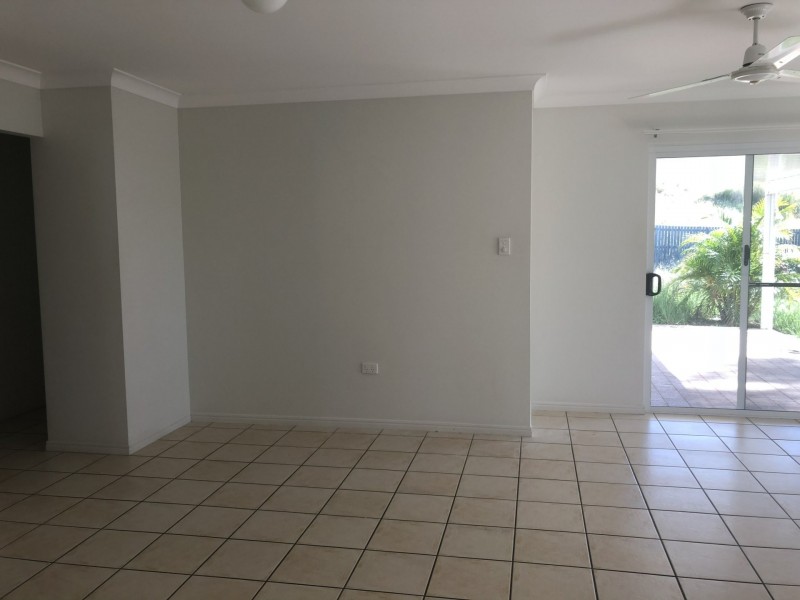 27 Saxonvale Court, New Auckland QLD 4680