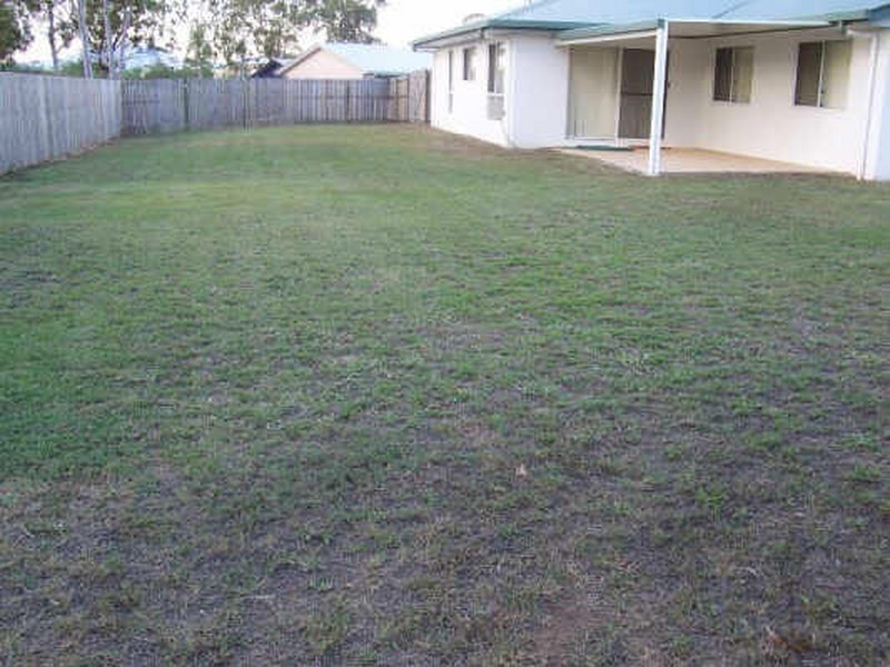 27 Saxonvale Court, New Auckland QLD 4680