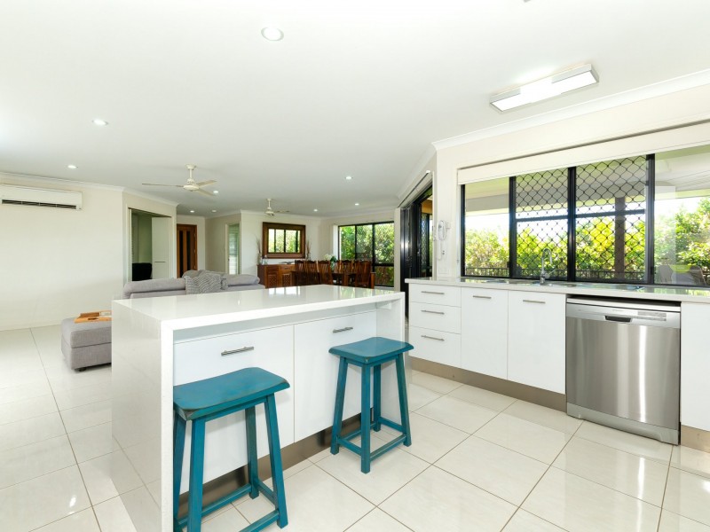 13 Spence Court, Kirkwood QLD 4680