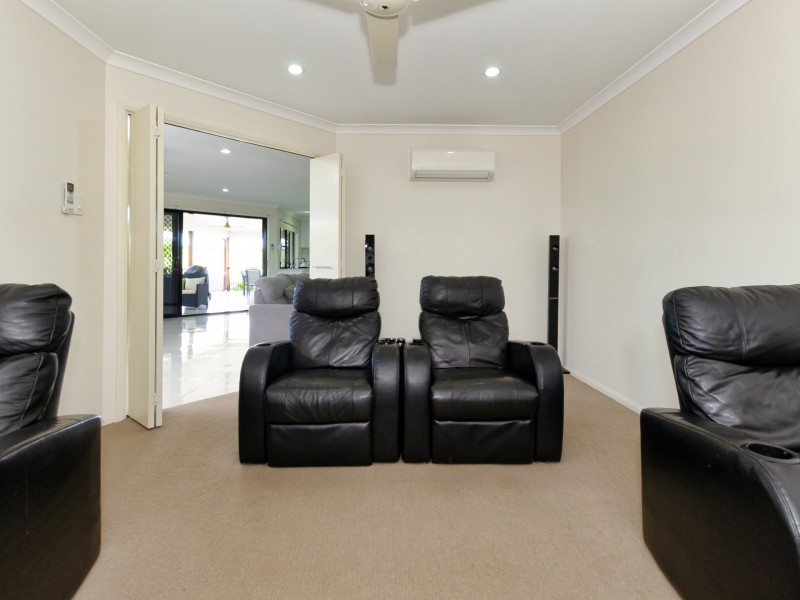 13 Spence Court, Kirkwood QLD 4680