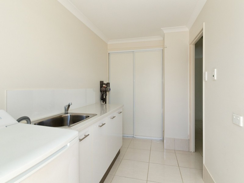 13 Spence Court, Kirkwood QLD 4680