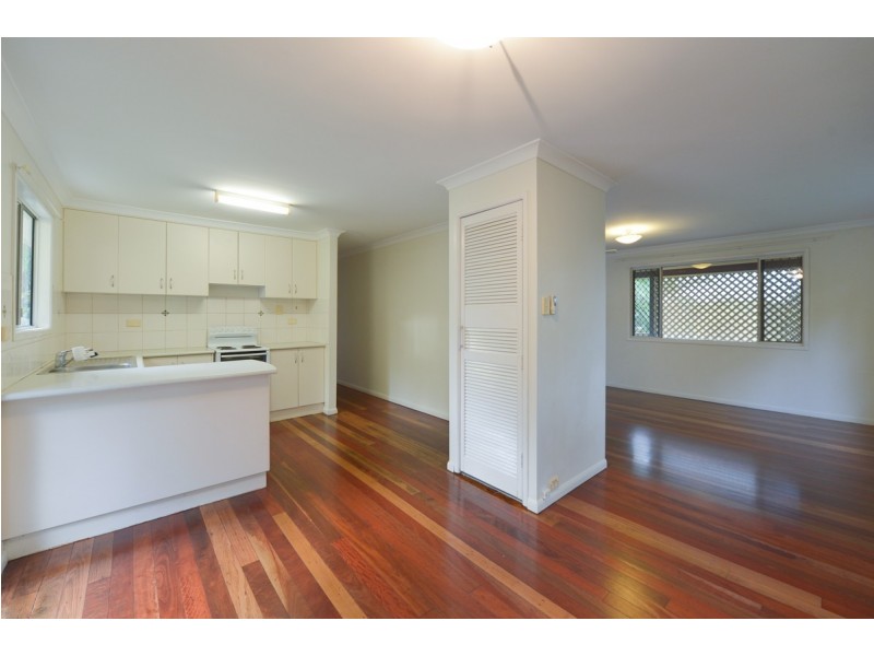 4 Melbourne Street, West Gladstone QLD 4680