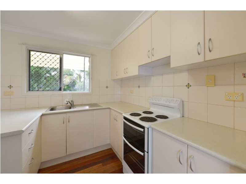 4 Melbourne Street, West Gladstone QLD 4680