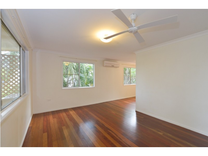 4 Melbourne Street, West Gladstone QLD 4680