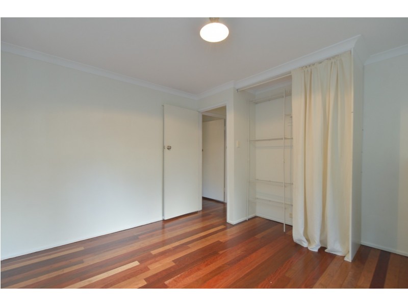 4 Melbourne Street, West Gladstone QLD 4680