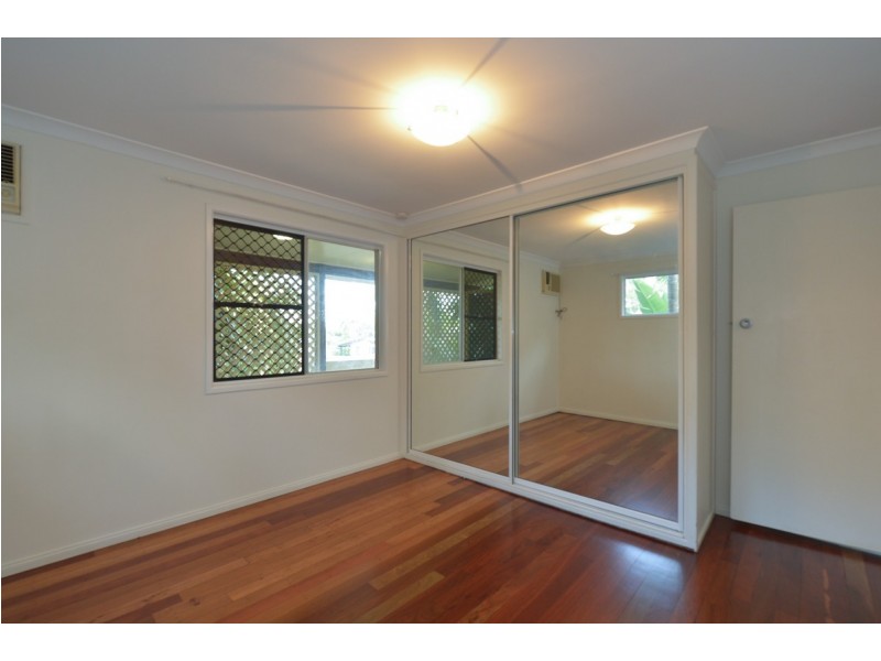 4 Melbourne Street, West Gladstone QLD 4680