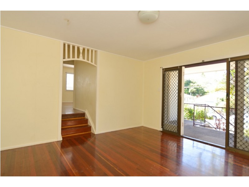 19 Charles Street, West Gladstone QLD 4680