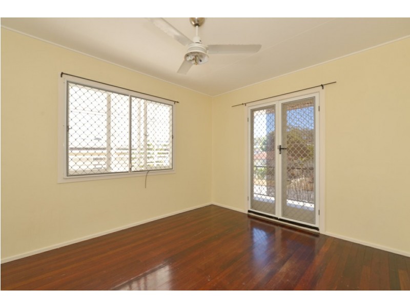 19 Charles Street, West Gladstone QLD 4680