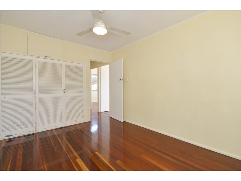 19 Charles Street, West Gladstone QLD 4680