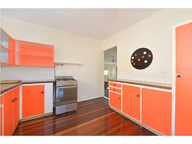 19 Charles Street, West Gladstone QLD 4680