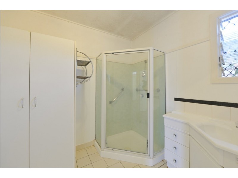 19 Charles Street, West Gladstone QLD 4680