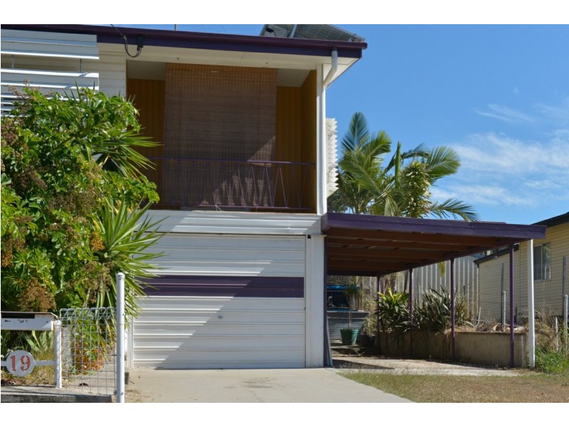19 Charles Street, West Gladstone QLD 4680