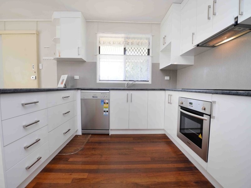 6 Fry Street, West Gladstone QLD 4680