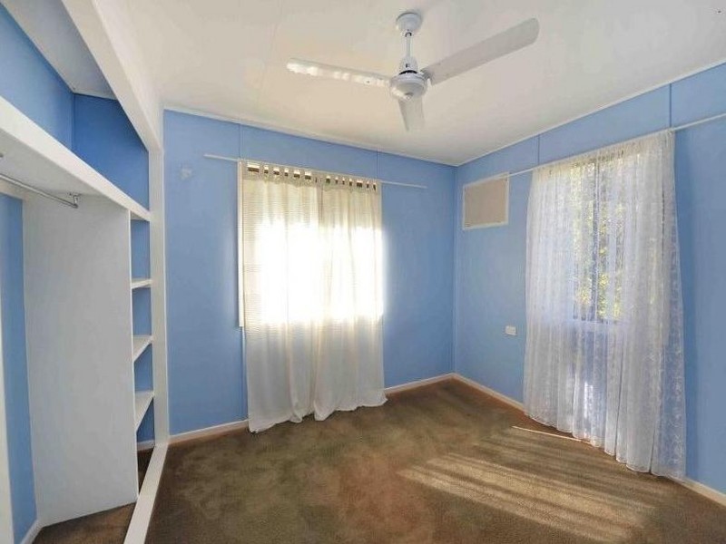 6 Fry Street, West Gladstone QLD 4680