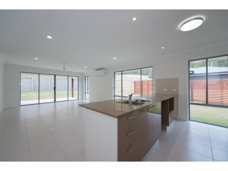 13 Kandel Court, Kirkwood QLD 4680