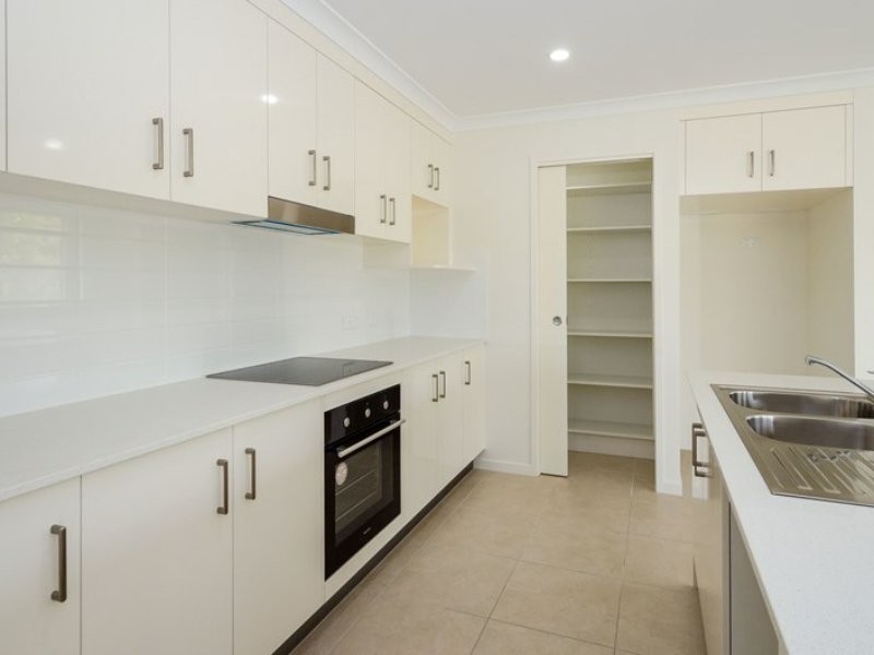 35 Peter Corones Drive, Kirkwood QLD 4680