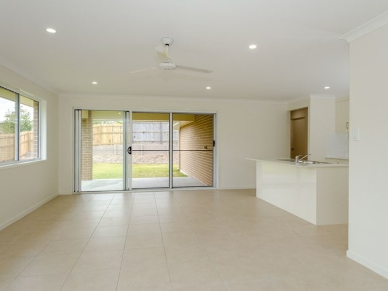 35 Peter Corones Drive, Kirkwood QLD 4680