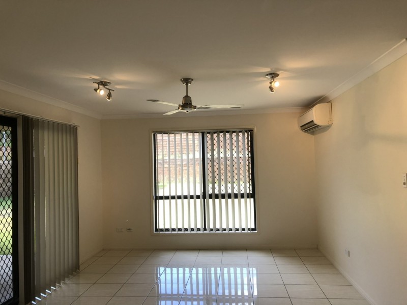 8 Leslie Street, Clinton QLD 4680