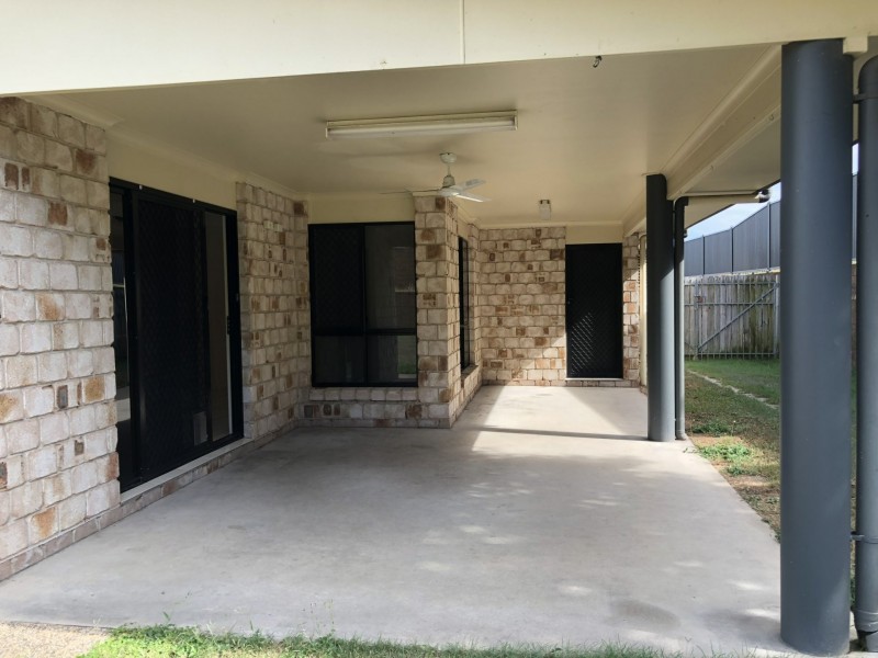 8 Leslie Street, Clinton QLD 4680