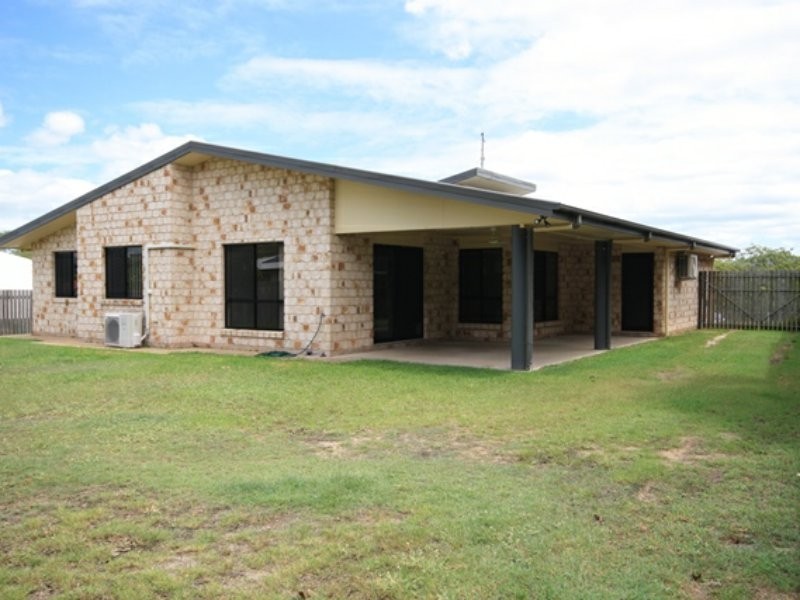 8 Leslie Street, Clinton QLD 4680