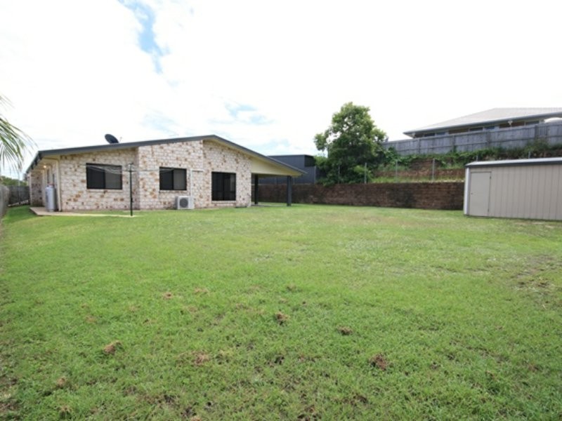 8 Leslie Street, Clinton QLD 4680