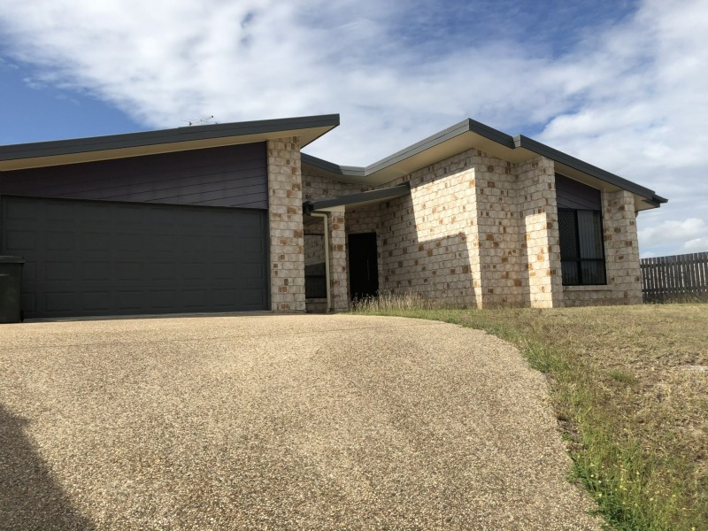 8 Leslie Street, Clinton QLD 4680