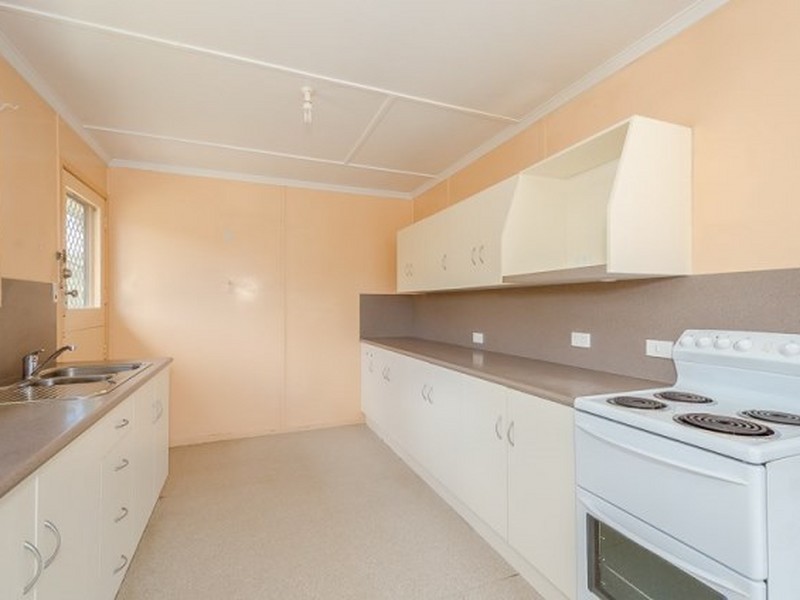 25 Coase Street, West Gladstone QLD 4680