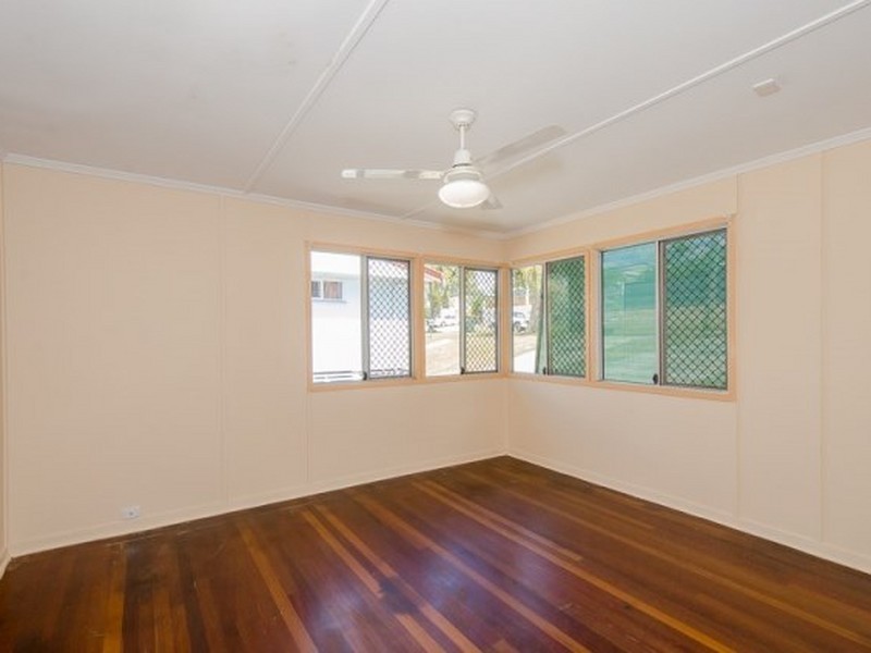 25 Coase Street, West Gladstone QLD 4680