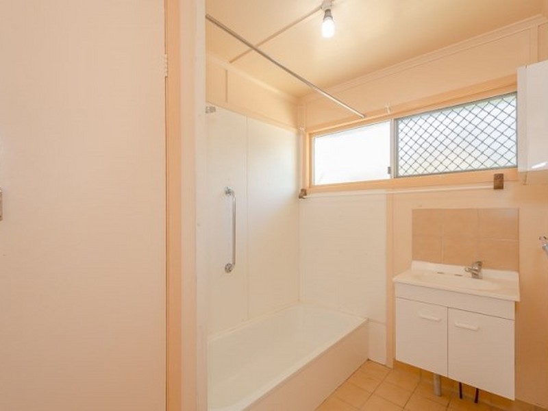 25 Coase Street, West Gladstone QLD 4680