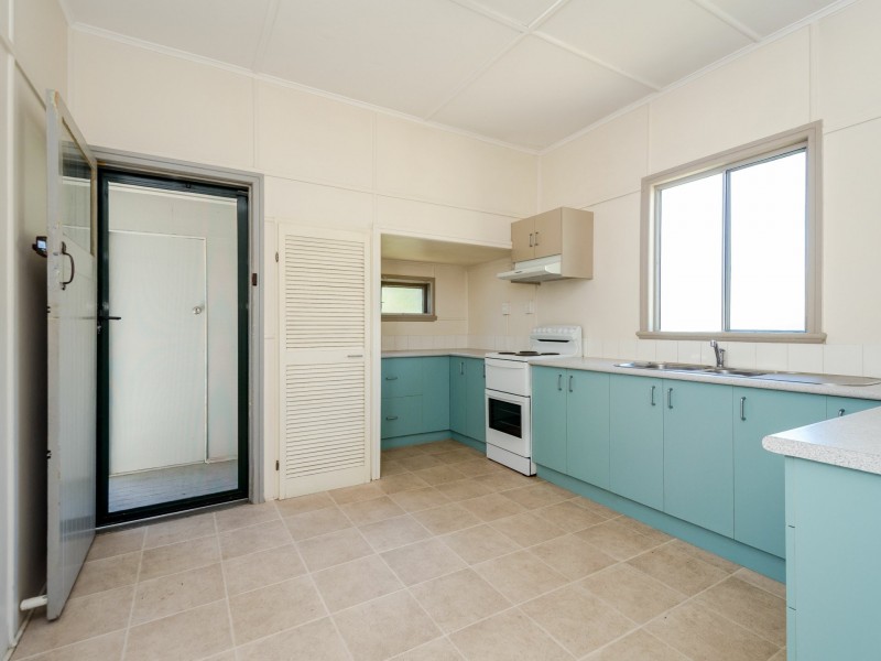 218 Oaka Street, South Gladstone QLD 4680