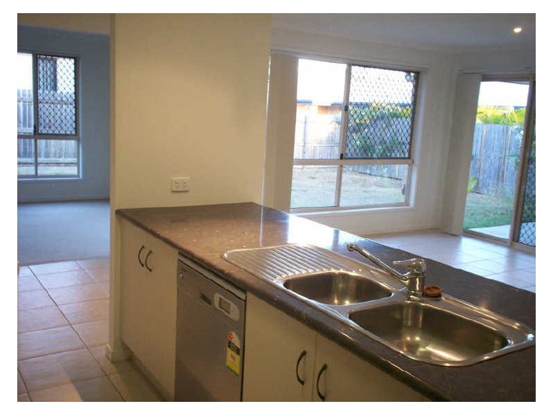 1 Reinaerhoff Crescent, Glen Eden QLD 4680