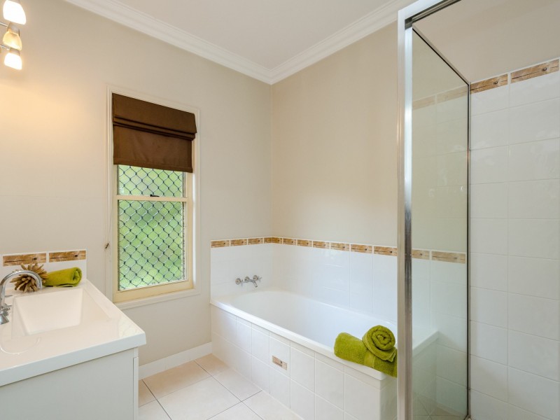 4 Ambrose Lane, Beecher QLD 4680