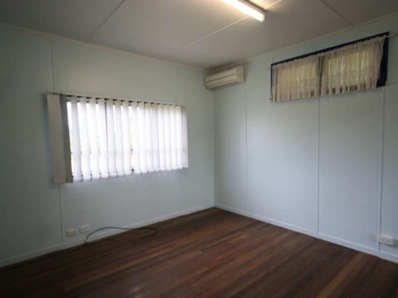 2 Murray Street, West Gladstone QLD 4680