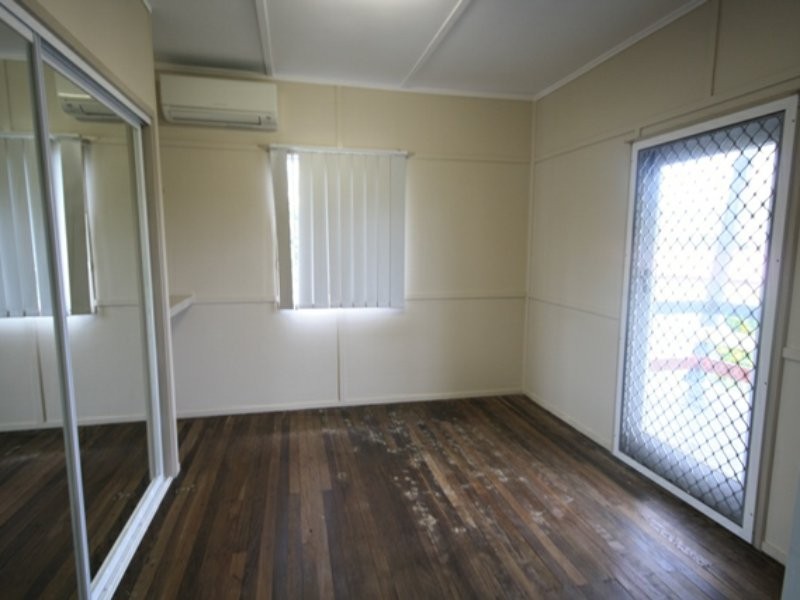2 Murray Street, West Gladstone QLD 4680